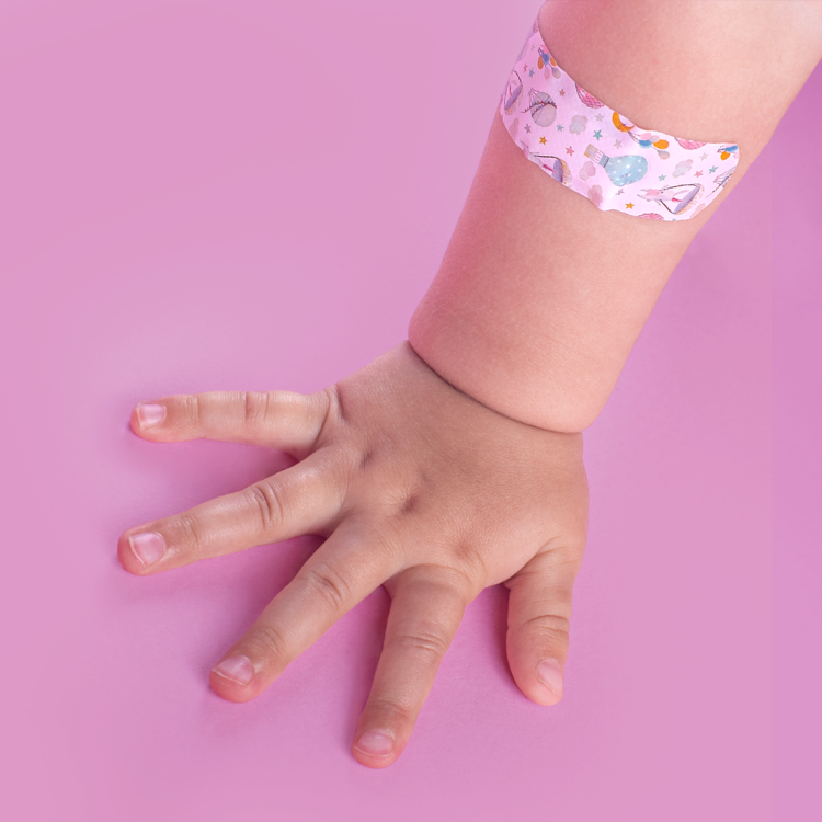 Zestaw plastrów dziecięcych VitaHealth KIDSpro GIRL , przyklejone plastry