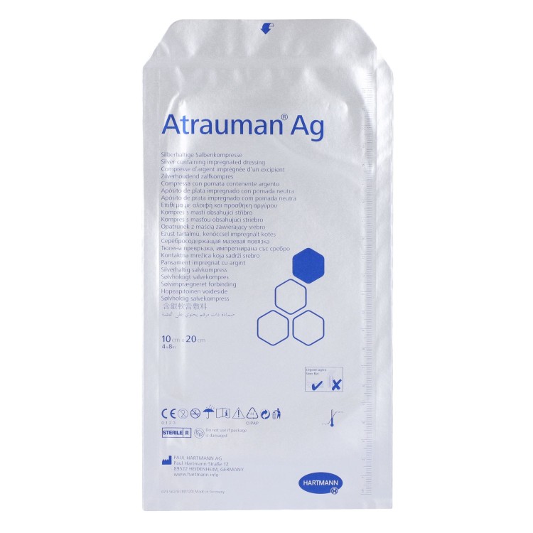 Opatrunek z maścią Atrauman Ag – zawierające srebro, sterylne, 1 szt. Rozmiar 10 cm x 20 cm